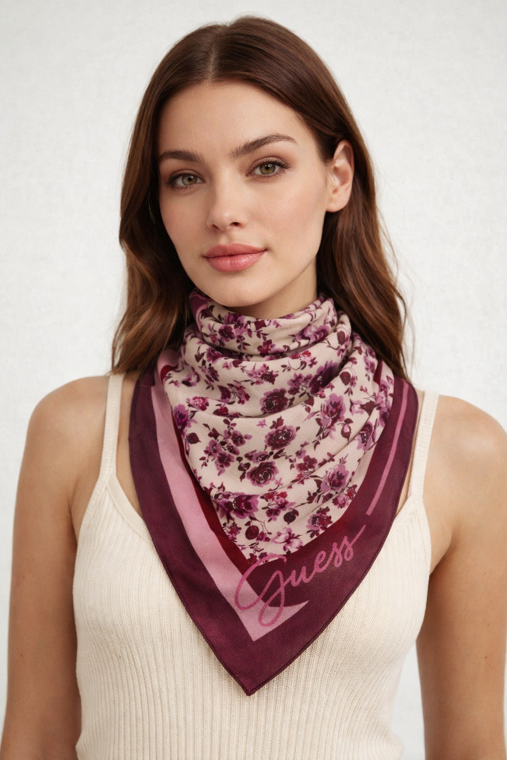 Foulard Guess quadrato fantasia