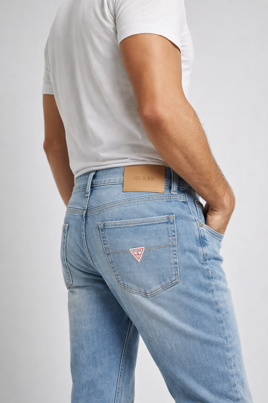 Jeans super soft denim slim tapared GUESS uomo