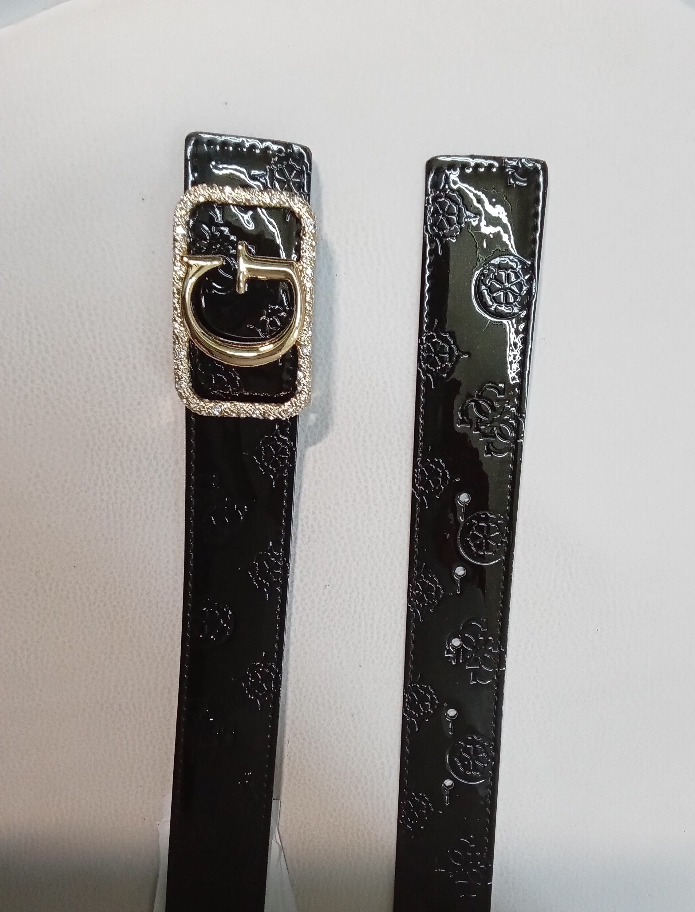 CINTURA GUESS LOGATA TONO SU TONO NERA