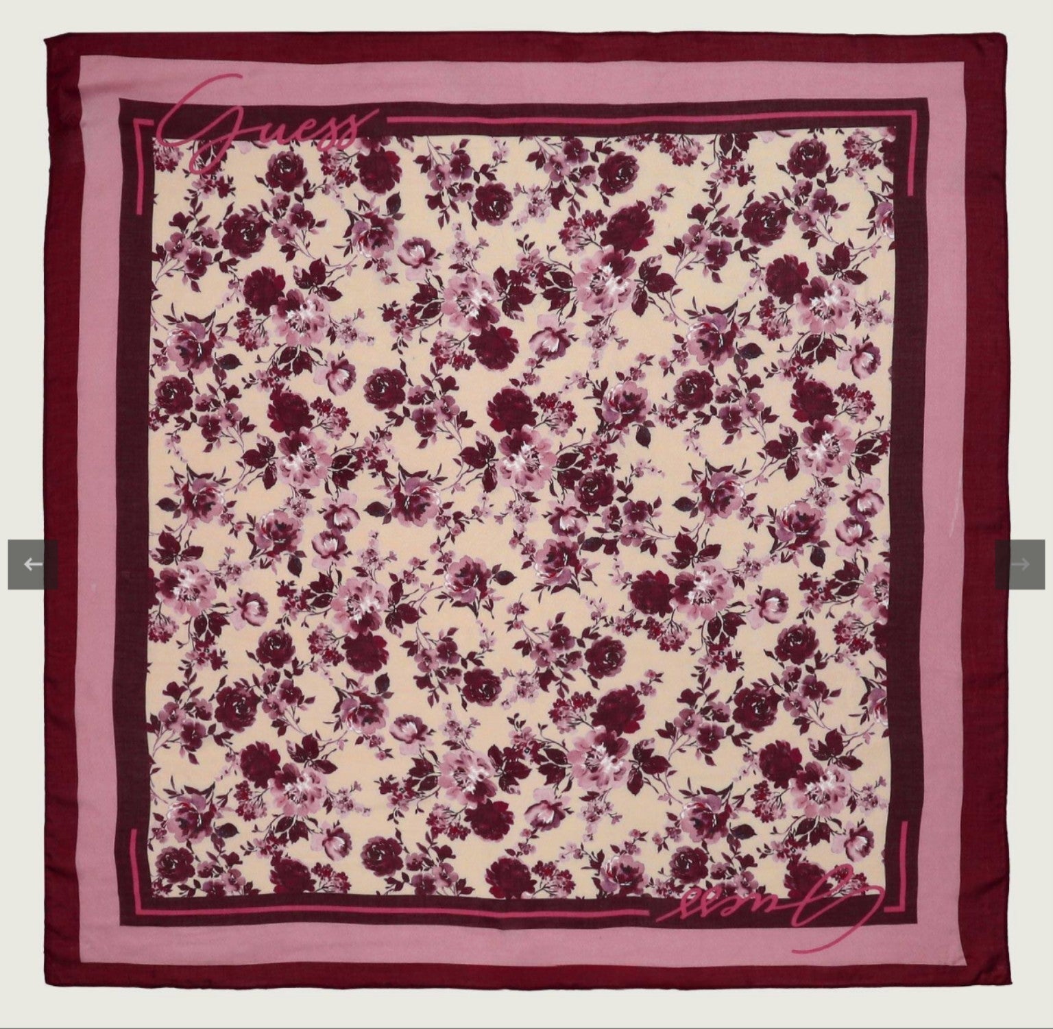Foulard Guess quadrato fantasia