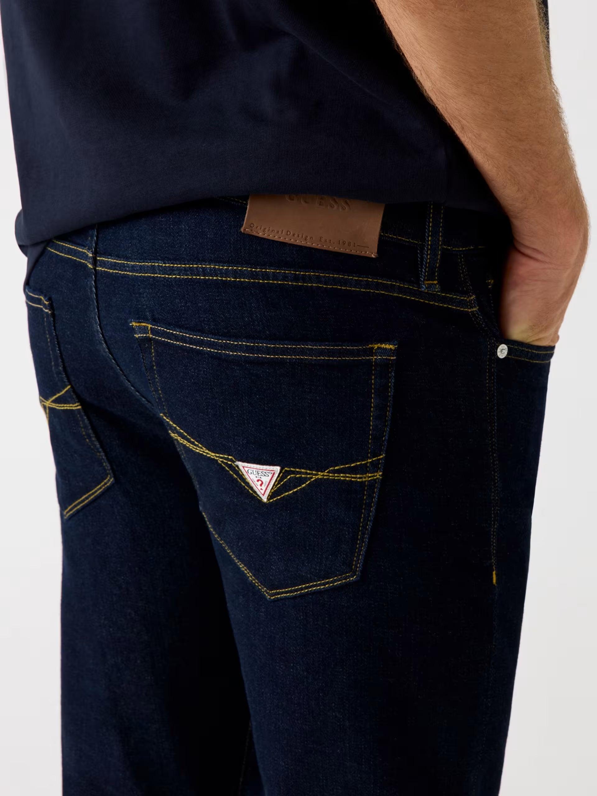 Jeans GUESS slim TAPERED Finnley