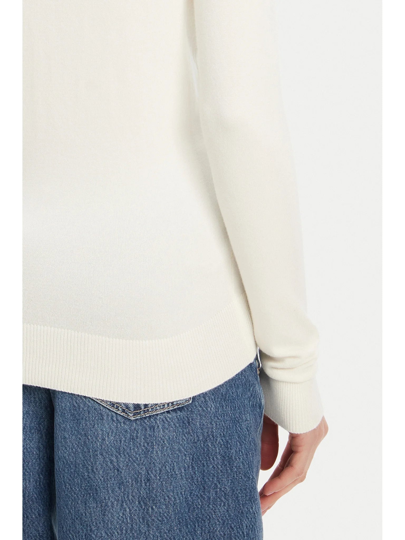 MAGLIA GUESS BIANCO SCOLLO A V